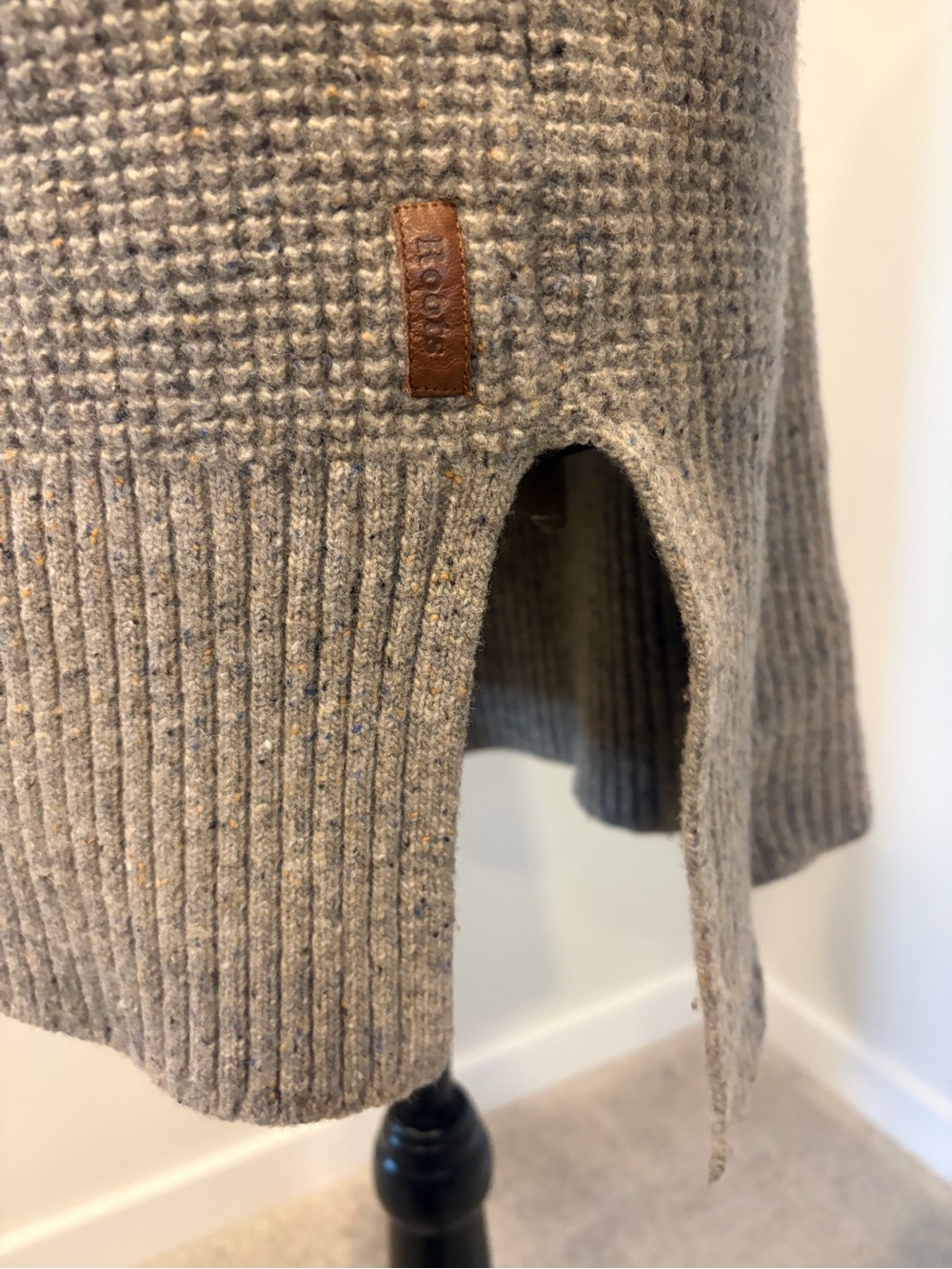 Roots Taupe Knit Lambswool Blend Button-Up Cardigan With Pockets! - Picture 8 of 13